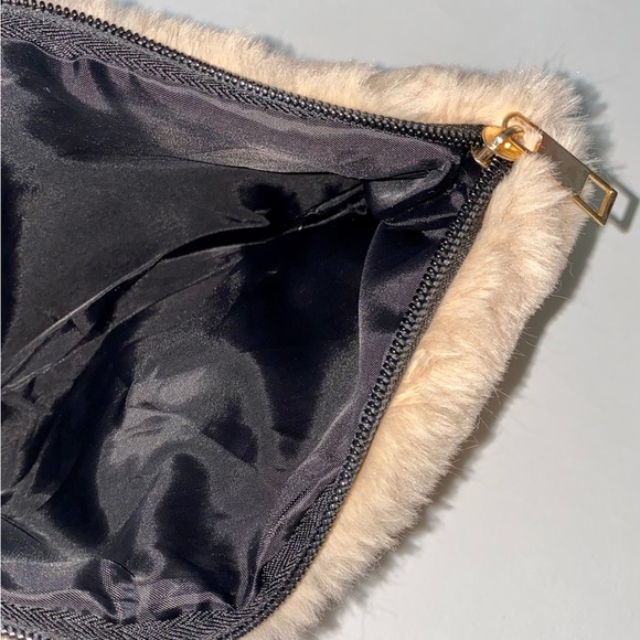 NWOT MACY’S CREAM FAUX FUR CLUTCH BAG ✨ - Picture 3 of 5